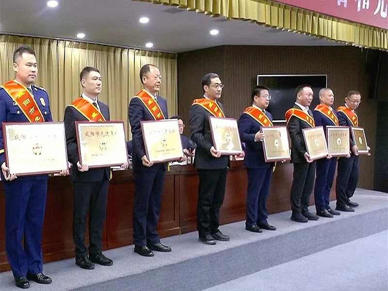 喜報！咸陽路橋工程公司榮獲咸陽市 “先進集體”榮譽稱號